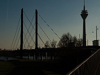 033  Die Rhein-Knie-Brücke in Oberkassel.