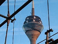 043  Der Fernsehturm (Blick durch die Glasfassade des Stadttors).