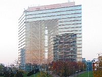 040  Blick vom Landtag zum Stadttor.