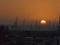 016-Sonnenuntergang1  Und vom Balkon genießen wir den Sonnenuntergang.