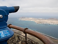 093-Mirador del Rio  Von der Terrasse sieht man meilenweit zur Insel La Graciosa.